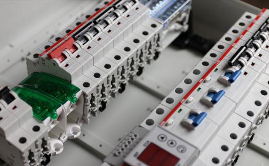 WHY YOUR CIRCUIT BREAKER KEEP TRIPPING？ - Jecsany Electrical Equipment